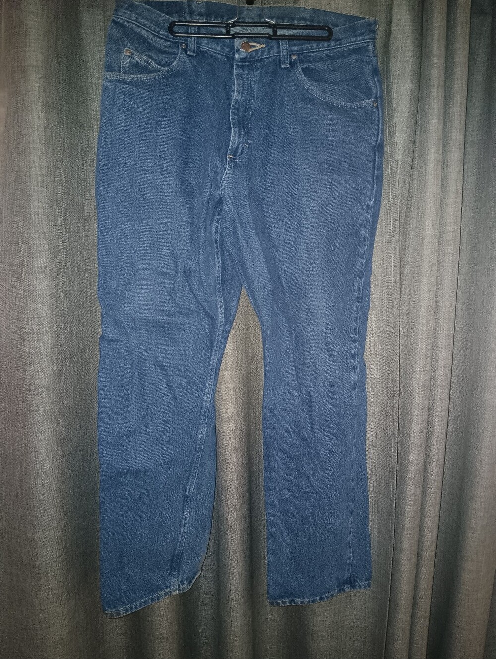 Wrangler Men's Relaxed Fit Blue Jeans